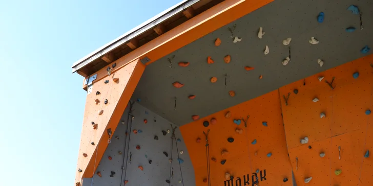 Vertical park: obří houpačka, bungee trampolína a horolezecká stěna