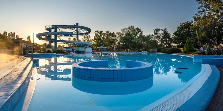 Apartmány Termál*** naleznete v přímém sousedství této vodní oázy pohody. 