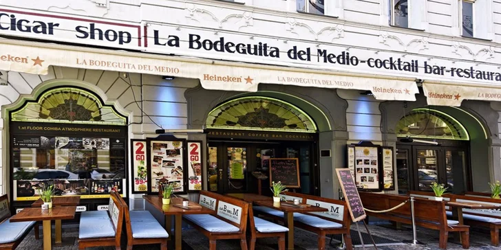Podnik najdete v Kaprově ulici vedoucí ke Staroměstskému náměstí.