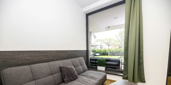 Potěší vás jistě i klimatizace a balkon s posezením. 