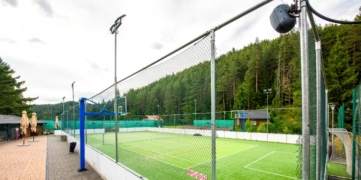 K dispozícii budete mať aj multifunkčné športové ihrisko