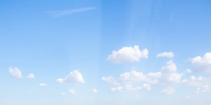 V ponuke Sky Taxi nájdete vyhliadkové lety v ikonickom dvojmiestnom lietadle Piper Tomahawk S5-DBH. 