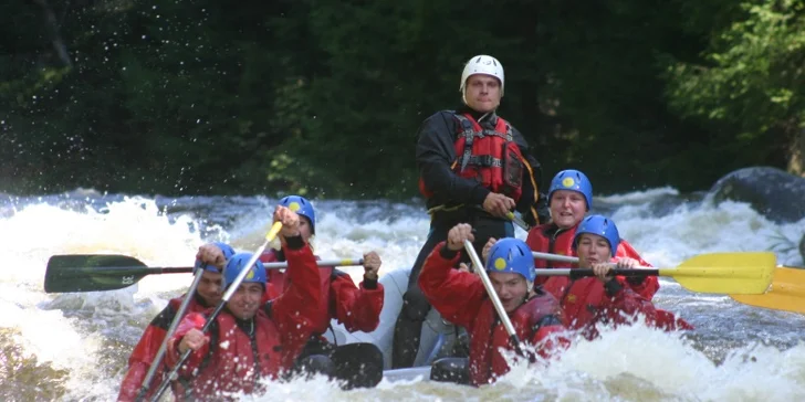 Jen 3 dny v roce: rafting na Vltavě při vypouštění přehrady Lipno