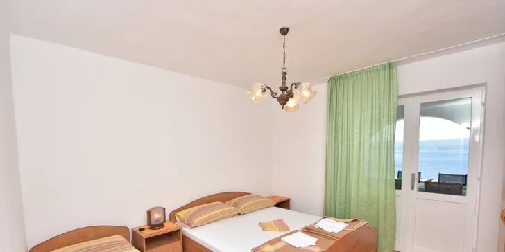 Báječný týden na Omišské riviéře v Chorvatsku: doprava a 7 nocí v apartmánu