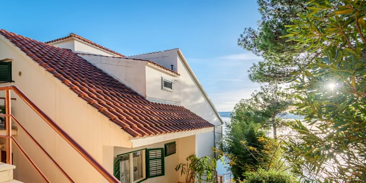 Báječný týden na Omišské riviéře v Chorvatsku: doprava a 7 nocí v apartmánu