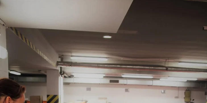 Ruční mytí vozu včetně voskování nebo interiérové čištění