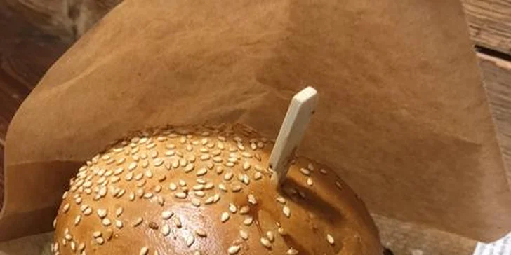 1 nebo 2 burgery s hovězím masem z českých chovů, čedarem a slaninou