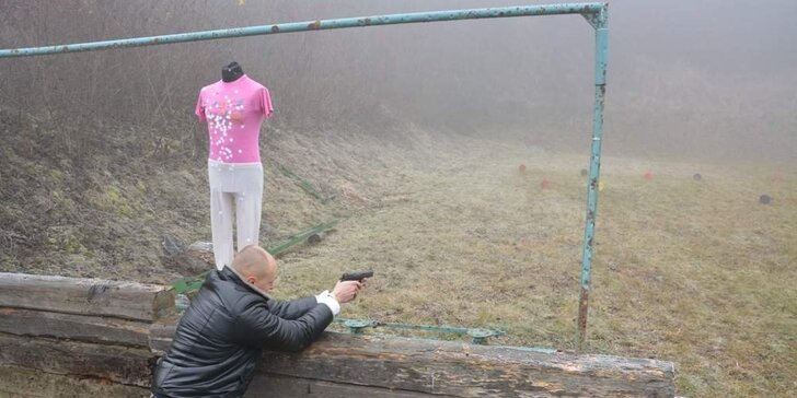 Střelecký zážitek v Mikulově: střelba z pistole, revolveru, pušky i ze samopalu