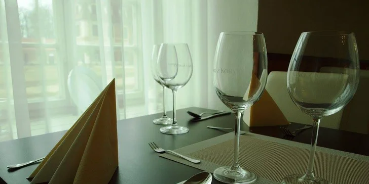 Jídlo si můžete dát v restauraci, nebo si ho za poplatek nechat zabalit s sebou.