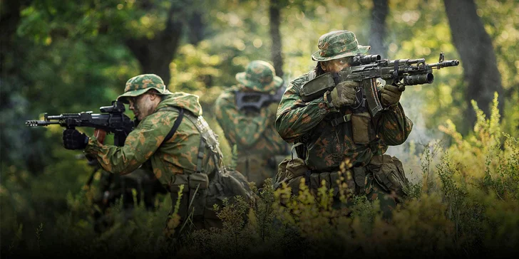 Zahrajte si na vojáky: airsoftové bitvy otevřené profíkům i amatérům venku