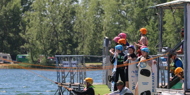 60 min. na wakeboardu pro dospělé i děti včetně vybavení a instruktáže