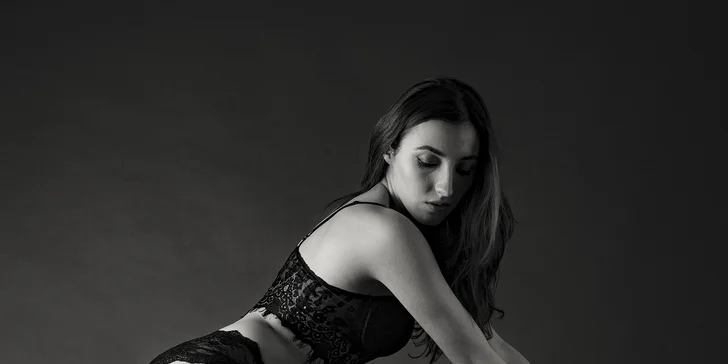 Profesionální focení v ateliéru dle výběru: portrét, glamour či budoi