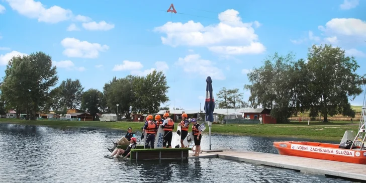 60 min. na wakeboardu pro dospělé i děti včetně vybavení a instruktáže