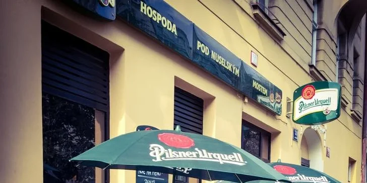 Pilsner Urquell a nakládaný sýr: hermelín nebo romadúr pro 1 či pro 2 osoby