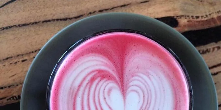 Bezlepkové vegan lívance s domácí nutellou a nápoj dle výběru