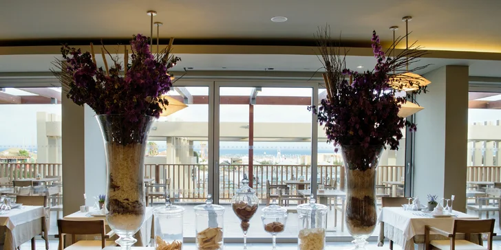 Kdybyste chtěli stravu prostřídat s něčím jiným, je tu také pestrý výběr restaurací a barů.