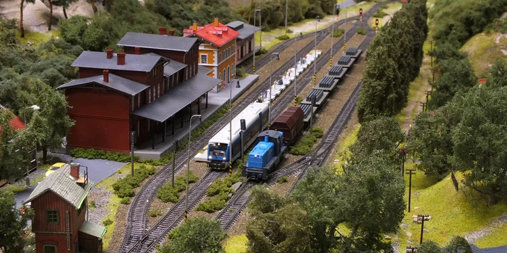 Vstup do největšího modelového kolejiště v ČR a dvě fotky na památku