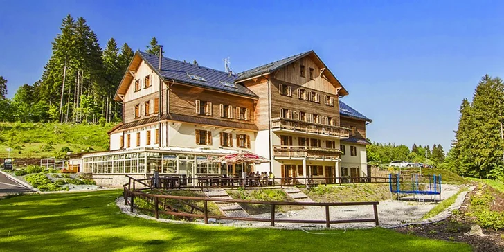 Pobyt ve 4* hotelu Eagle: luxusní ubytování, polopenze, sauna a bazén