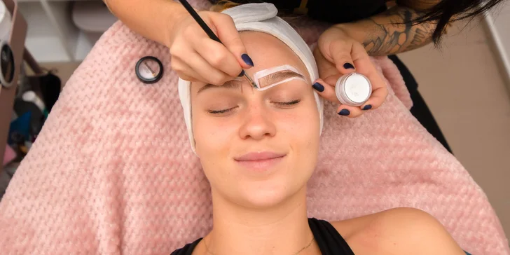 Luxusné ošetrenia pleti, laminácia obočia alebo Babydoll Lashlift