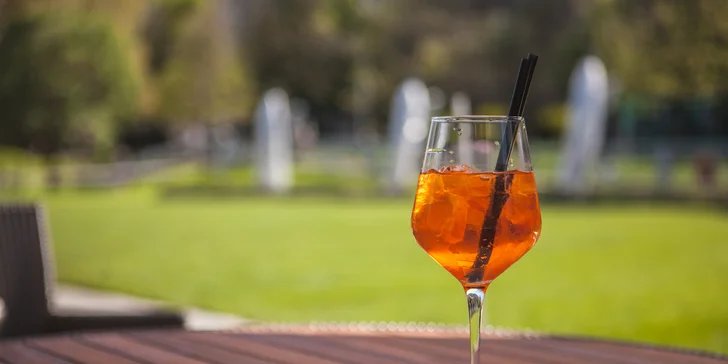 Osvěžení a vyhlídka: Aperol Spritz a vstup do observatoře v Žižkovské věži