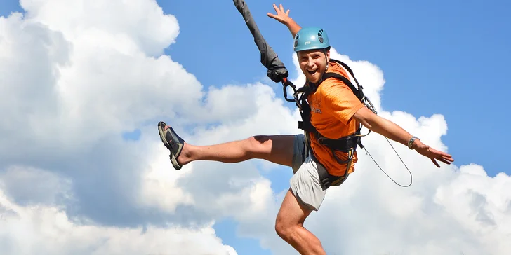 Vertical park: obří houpačka, bungee trampolína a horolezecká stěna
