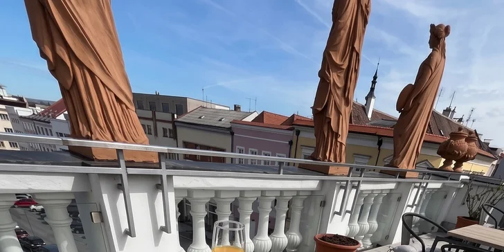 Za pekného počasia funguje vonkajšia terasa. Raňajky si môžete vychutnať aj na nej.