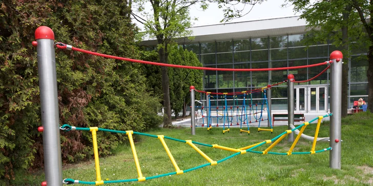 1 nebo až 10 vstupů do plaveckého areálu: vnitřní i venkovní bazén a sauny
