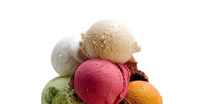 3 kopečky zmrzliny v italské zmrzlinárně Gelati