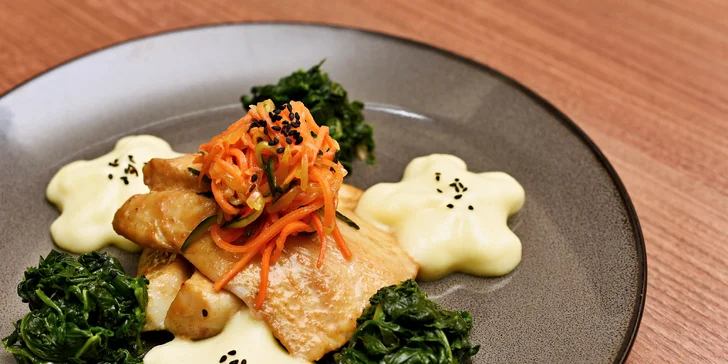 2× 4chodové menu ve hvězdném podání: telecí líčka či asijská treska i s vínem