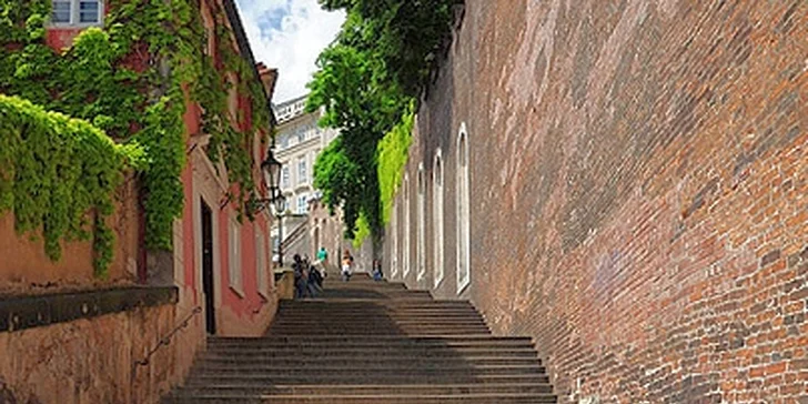 Outdoorová týmová hra Pražské legendy a pověsti: 4–5 hodin, trasa 6 km