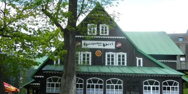 Turistický ráj: léto v horské chalupě v Peci pod Sněžkou s polopenzí