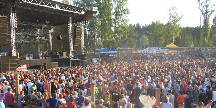 Dvě vstupenky na Festival lásky: Leoš Mareš, Ewa Farna a další v Šiklandu