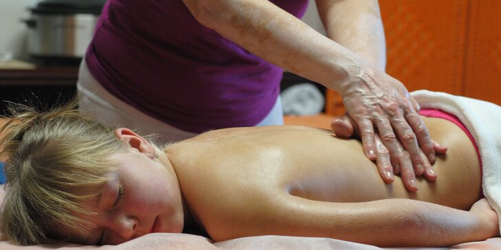 Relax pro vaše dítko: dětská masáž s vůní kokosu