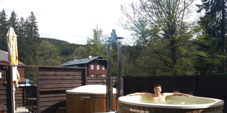 Pobyt v Jeseníkách vč. wellness a polopenze: pro 2 + dítě do 11,9 let zdarma