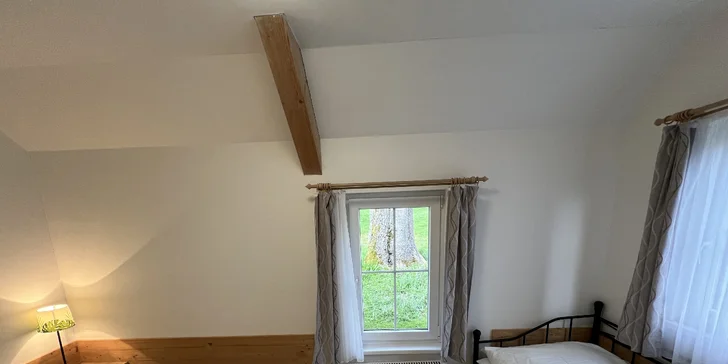Najdete tu tři lůžka a přistýlky.