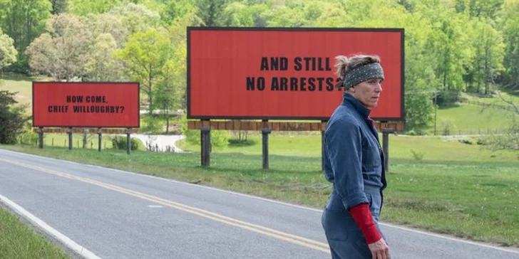 Filmová lahůdka v Lucerně: 2 vstupenky na Tři billboardy kousek za Ebbingem