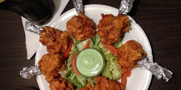 Chicken lollipop: 10 smažených kuřecích křídel po indicku a 0,5l nápoj pro 2