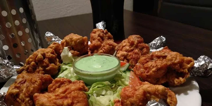 Chicken lollipop: 10 smažených kuřecích křídel po indicku a 0,5l nápoj pro 2