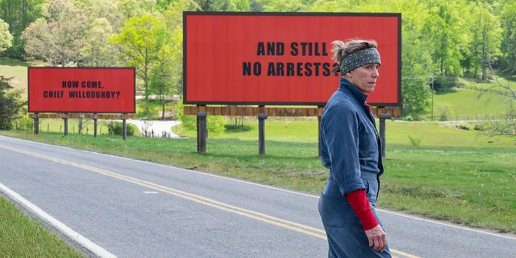 Filmová lahůdka v Lucerně: 2 vstupenky na Tři billboardy kousek za Ebbingem
