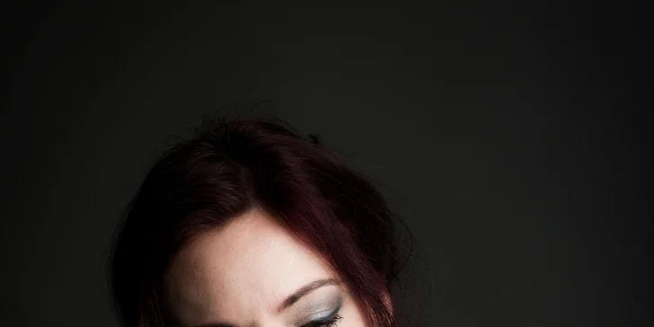 Ženské akty, glamour nebo erotické focení s profi fotografkou i líčení