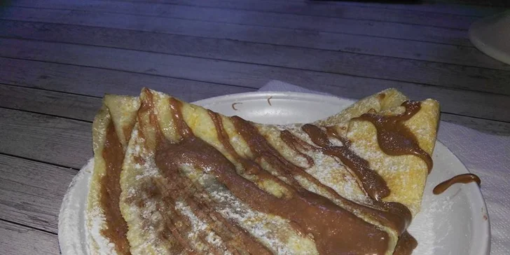 Domácí limonáda a 2 sladké nebo slané palačinky, možno i žitné