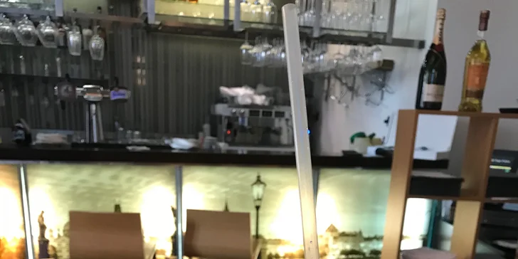 Aperol Spritz, víno nebo domácí limonáda a k tomu tapas nebo sýry