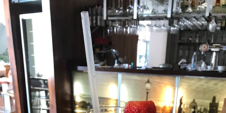 Aperol Spritz, víno nebo domácí limonáda a k tomu tapas nebo sýry