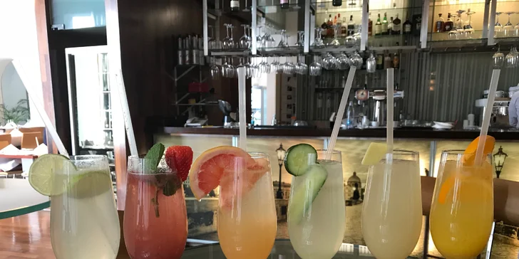 Aperol Spritz, víno nebo domácí limonáda a k tomu tapas nebo sýry