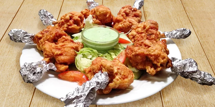 Chicken lollipop: 10 smažených kuřecích křídel po indicku a 0,5l nápoj pro 2