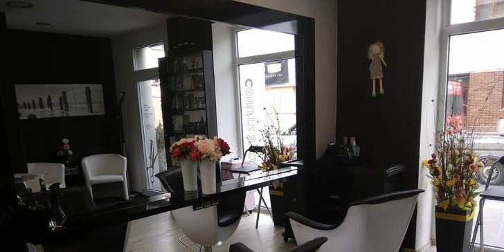 Dámský střih i s barvením, přelivem či melírováním pro všechny délky vlasů
