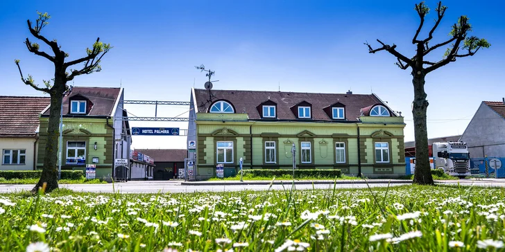 Budete tu mít nachystanou novou finskou saunu s teplotou 85–95 °C, která bude patřit jen vám dvěma, a to na 90 nebo 120 min.