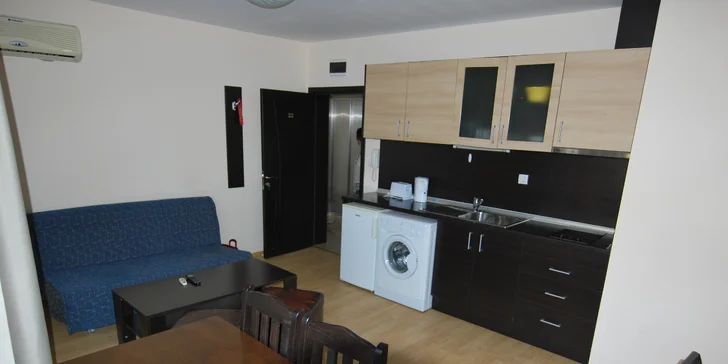 Letecky na Sluneční pobřeží: apartmány kousek od pláže, děti platí jen letenku