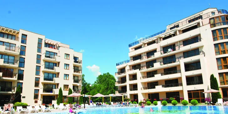 Letecky na Sluneční pobřeží: apartmány kousek od pláže, děti platí jen letenku
