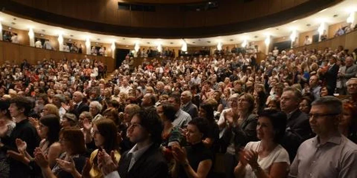 Představení Carmen Y Carmen s Dagmar Peckovou a Bárou Hrzánovou